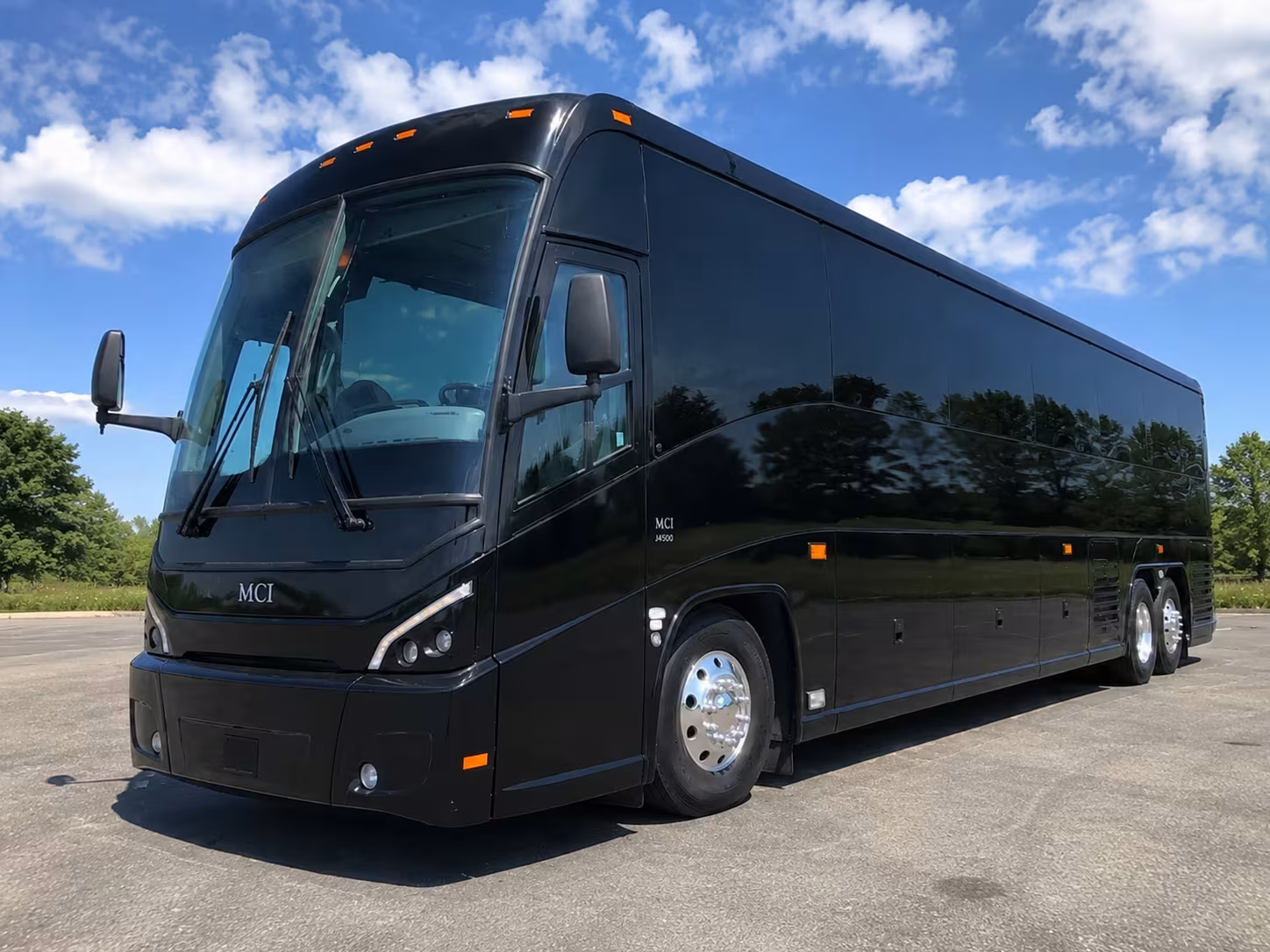 worksite shuttle bus rentals for charlotte construction projects